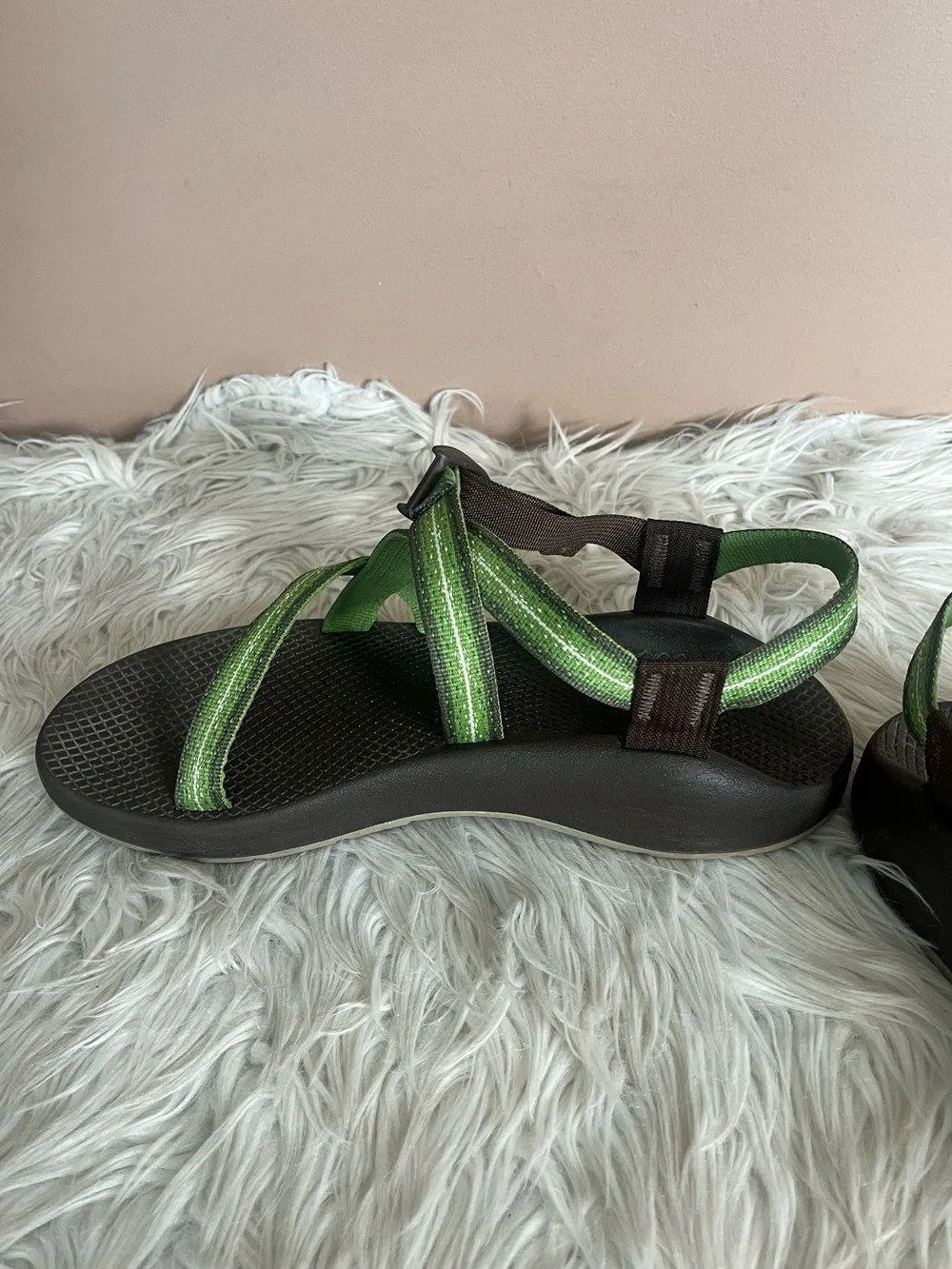 {Chaco} Z/1 Unaweep Sandal with Green Straps - Womens 10